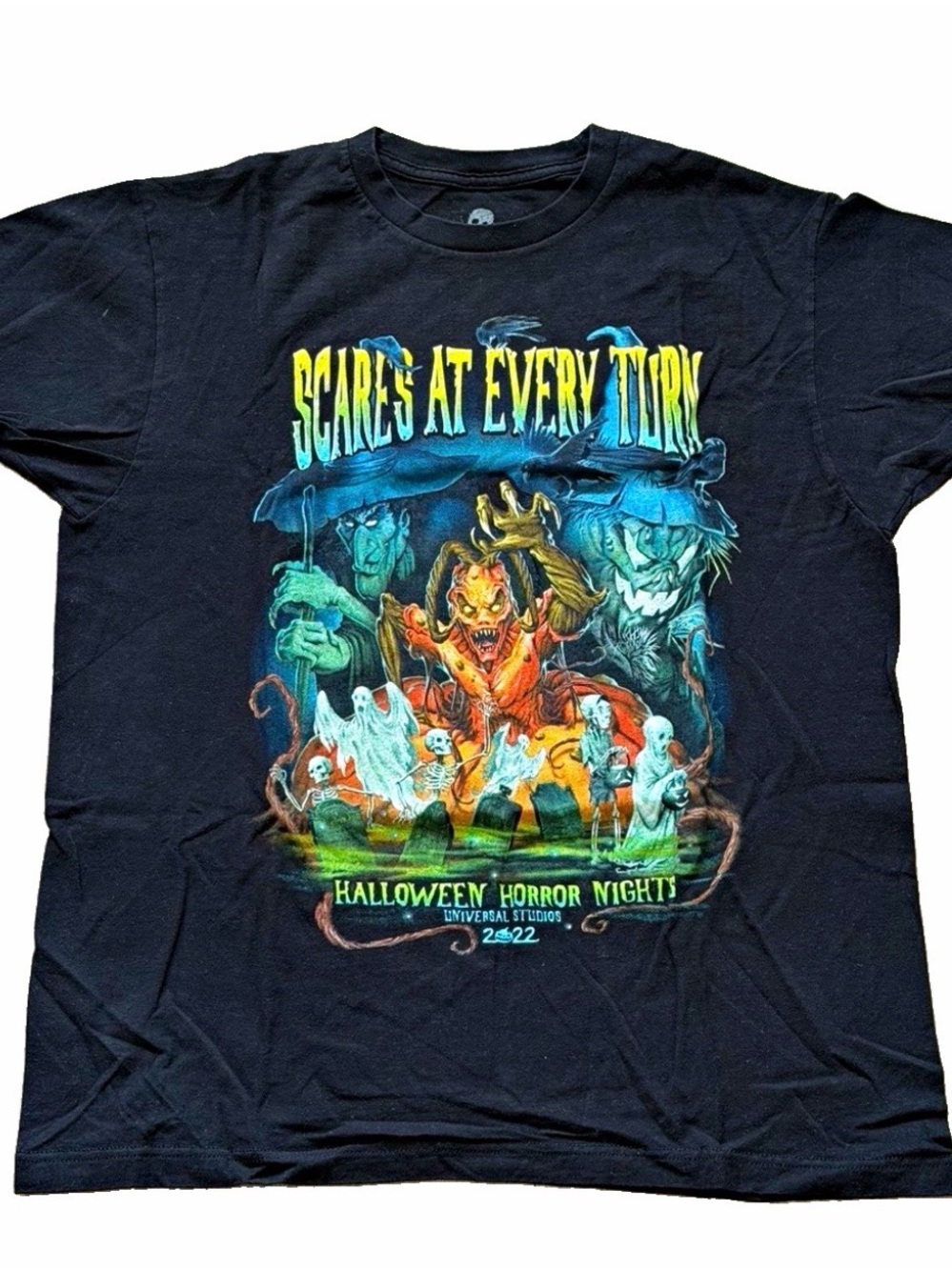 Universal Black Halloween Horror Night Men’s Graphic Tee - Multicolor Print